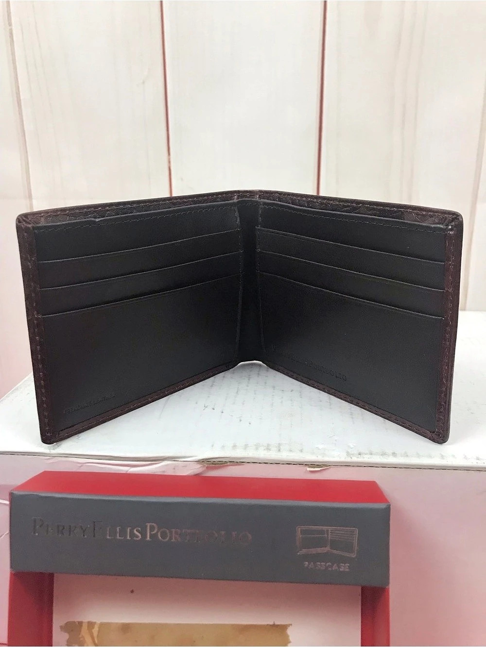 Perry Ellis CC Passcase Leather Passcase Wallet in Brown NWT - Picture 4 of 6